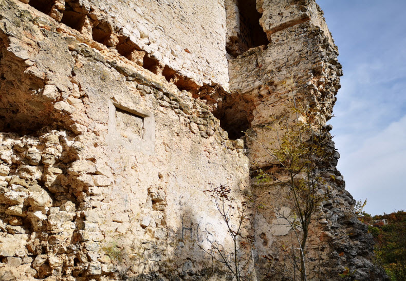 Pusztapalota Castle Ruins "Bátorkő", Hungary